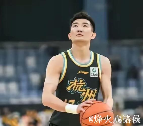 孙铭徽情绪低落！拒绝布朗示好，两场仅得13分，王博面临困局